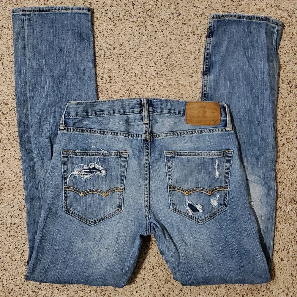 American Eagle Outfitters Core Flex Distressed PaLight Denim Slim Straight Jeans